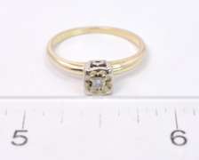 Vintage Ladies Diamond Ring in 14K Yellow Gold