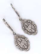 LADIES 14 KT WHITE GOLD DIAMOND HANGING EARRINGS