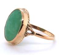 Vintage Yellow Gold Oval Jade Cab Ring