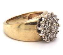 LADIES 10 KT YELLOW GOLD DIAMOND CLUSTER RING