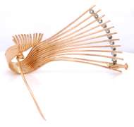 Pleasing 18kt Twist Fan Diamond Brooch