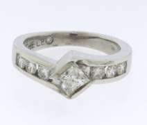 Designer Leo Diamond Ring Set
