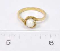 Pearl Yellow Gold Ring