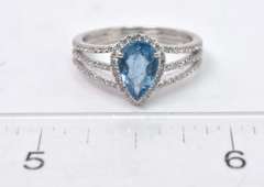 Stunning Aquamarine and Diamond Ring in 18K White Gold Lady's Ring.