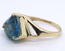 Charming Yellow Gold Fancy Onion Cut Blue Topaz Ring