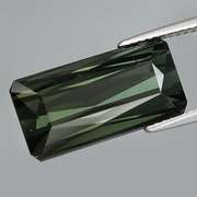 Exquisite one of a kind 14.75ct eye clean scissor cut Tourmaline