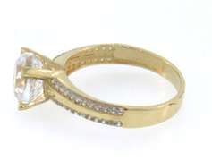 Wonderful Round Cut CZ Engagment Ring in 14kt Yellow Gold