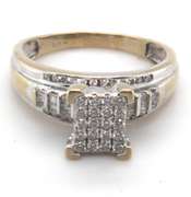 LADIES 14 KT WHITE GOLD DIAMOND RING.