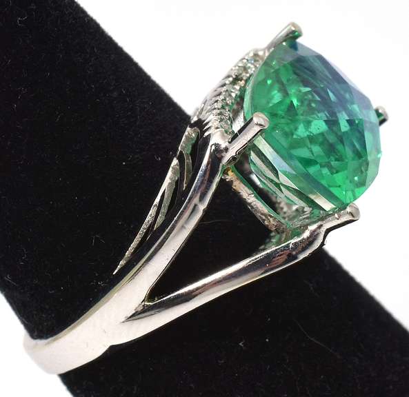 Mystifying Color-Change Quartz Ring in 14KT White Gold