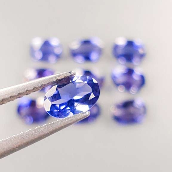 Gorgeous 2.80ct high luster blue violet Iolite set