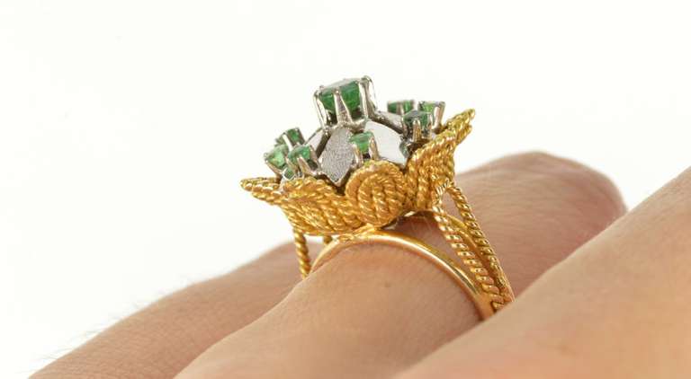 18K Yellow Gold Retro Two Tone Emerald Floral Rope Cocktail Ring