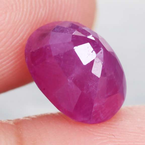 Amazing 4.17ct UNHEATED violet red Ruby