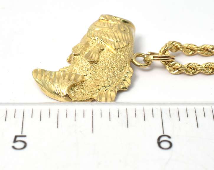 Detailed Fish Necklace in 14KT Yellow Gold