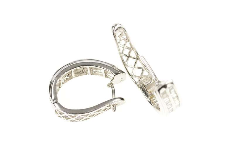 14K White Gold 1.04 Ctw Baguette Diamond Encrusted Oval Hoop Earrings