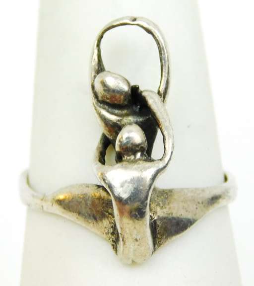 Vintage Handmade Sterling Silver Erotica Ring. Size 7