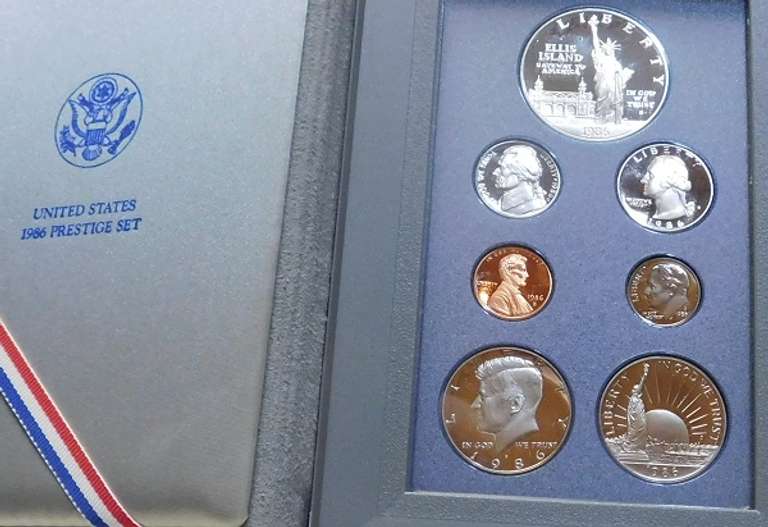 1986 Prestige Set, w/Silver PRF Dol   This is a 7 piece set, including 2 Hf Dols.
