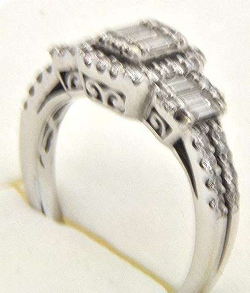 LADIES 14 KT WHITE GOLD DIAMOND ENGAGEMENT RING