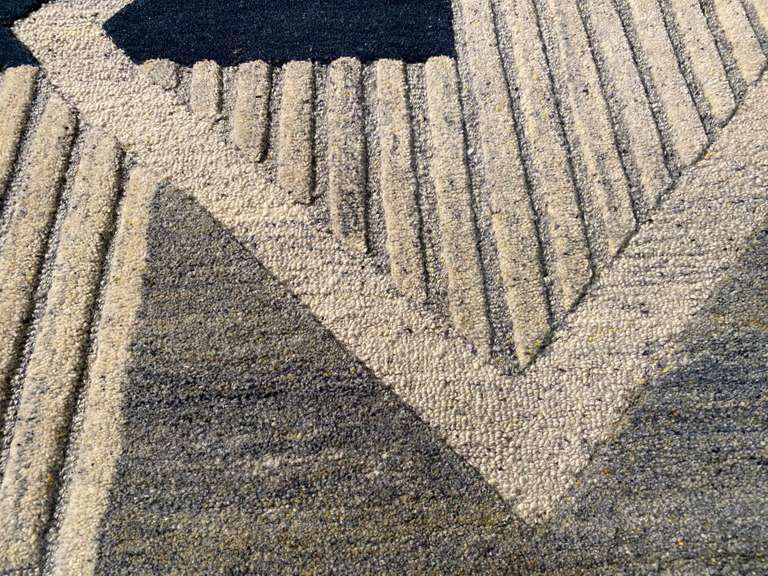 CARVED ART DECO WOOL RUG 5x8