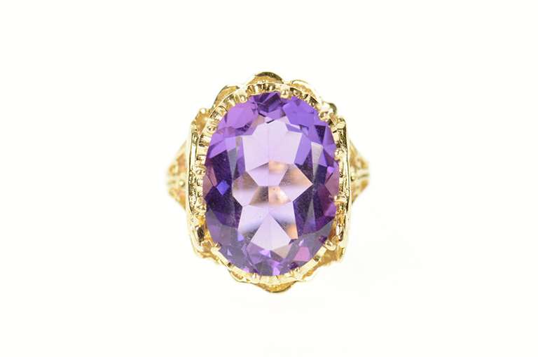 14K Yellow Gold Ornate Retro Oval Amethyst Cocktail Ring