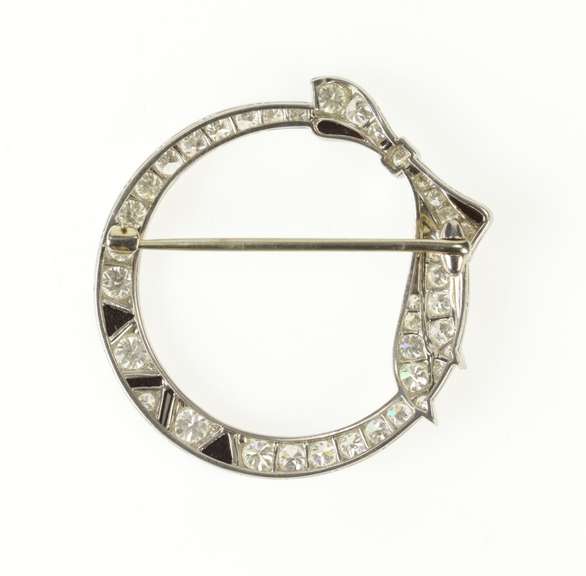 Platinum 1.50 Ctw Diamond Art Deco Bow Ribbon Circle Pendant