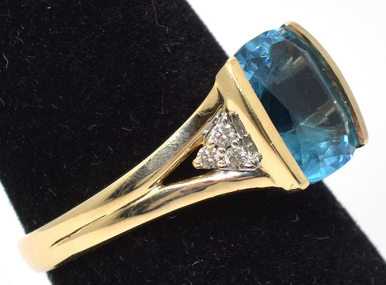 Eye-Catching Blue Topaz & Diamond Ring in 14KT Yellow Gold