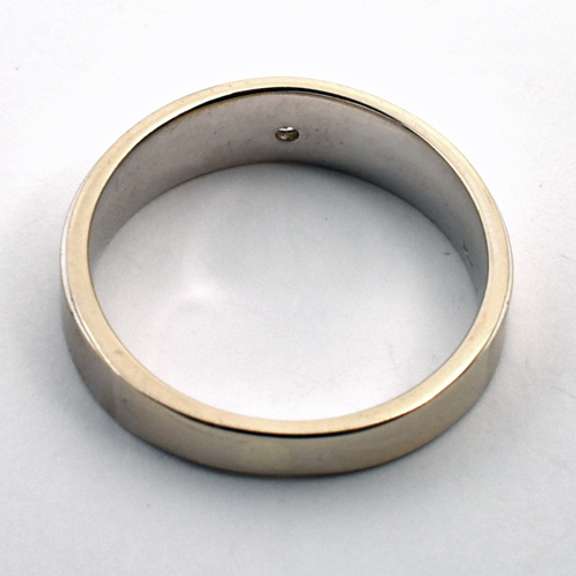 Man's WG Band with Diamond