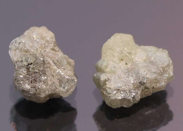 Striking 2ct uncut silver Diamond set