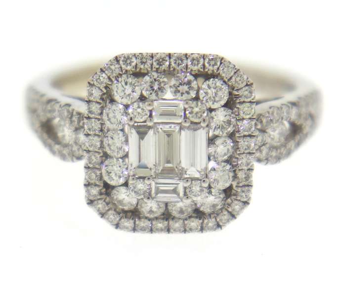 Dazzling 1 Carat Diamond Ring in 18K