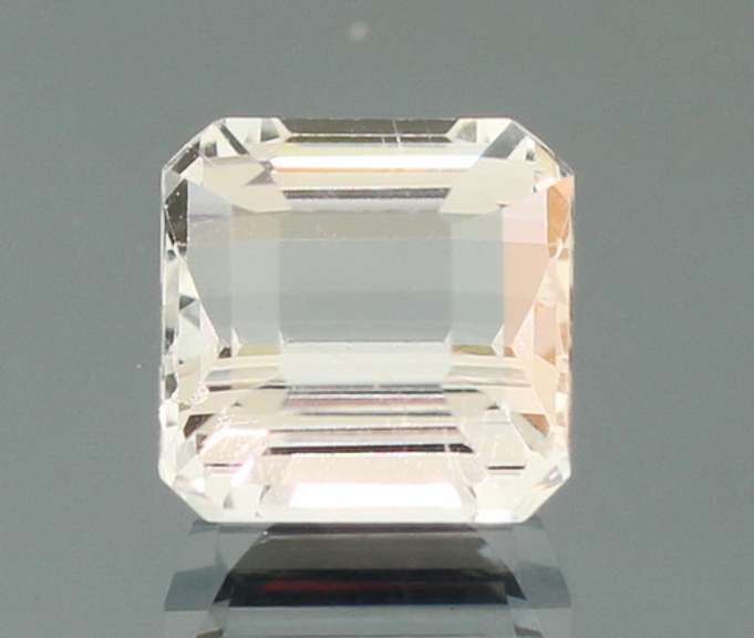 Very clean 2.61ct collectors diamond white Danburite