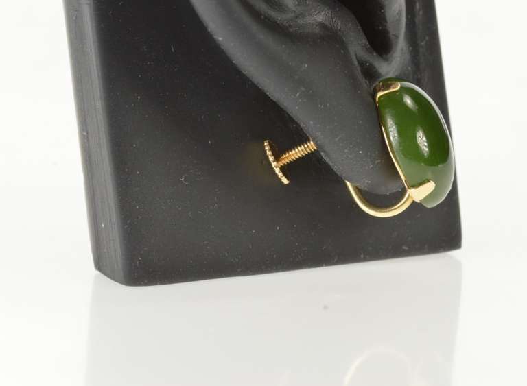 14K Yellow Gold 1960's Retro Nephrite Jade Cabochon ScrewBack Earrings