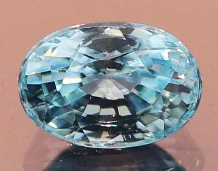 Super glittering! 2.44ct bi-color Cambodian Zircon