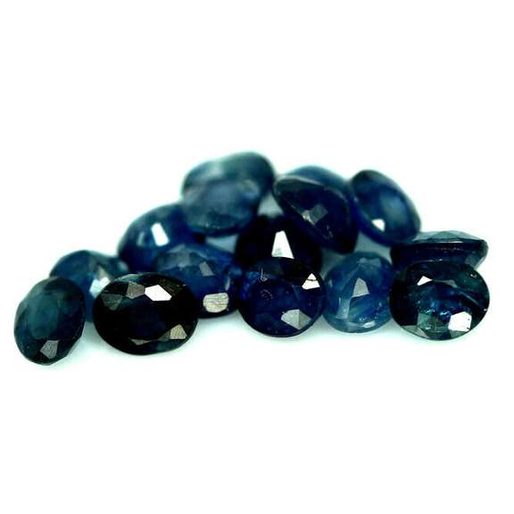 6.54ct Royal blue Sapphire set from Madagascar