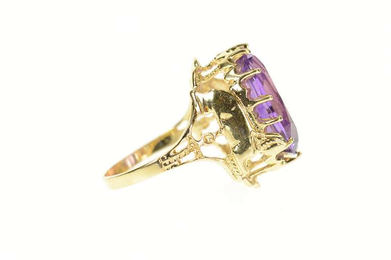 14K Yellow Gold Ornate Retro Oval Amethyst Cocktail Ring