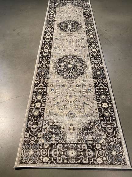 STUNNING PREMIUM DESIGN RUNNER 8