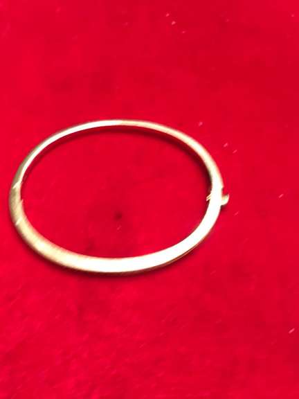 14k yellow gold ladies diamond bangle bracelet