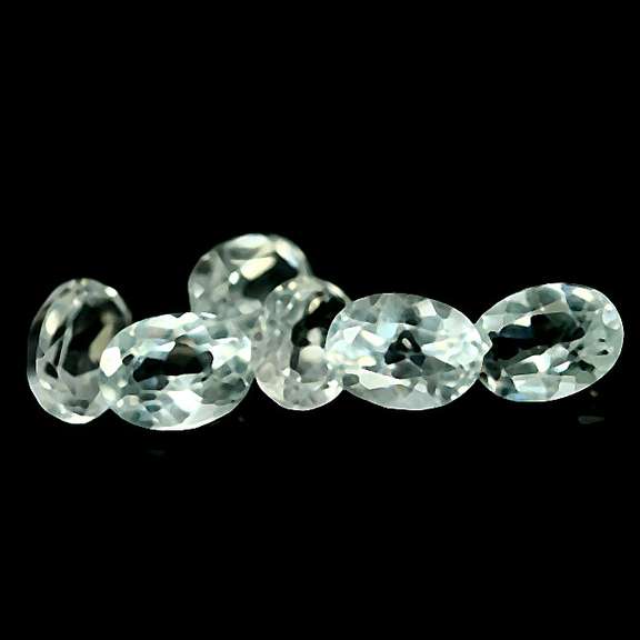 Glittering 5.87ct UNHEATED diamond white Topaz set