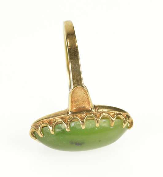 10K Yellow Gold Retro Oval Jade Cabochon Statement Ring