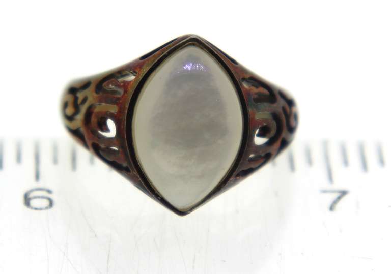 Sterling silver Mother Of Pearl Color Glass Ring