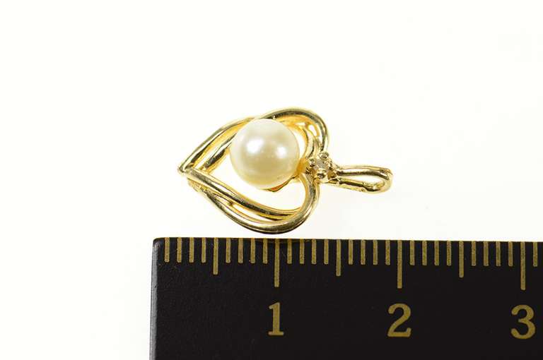 14K Yellow Gold Pearl Diamond Accent Classic Heart Love Pendant
