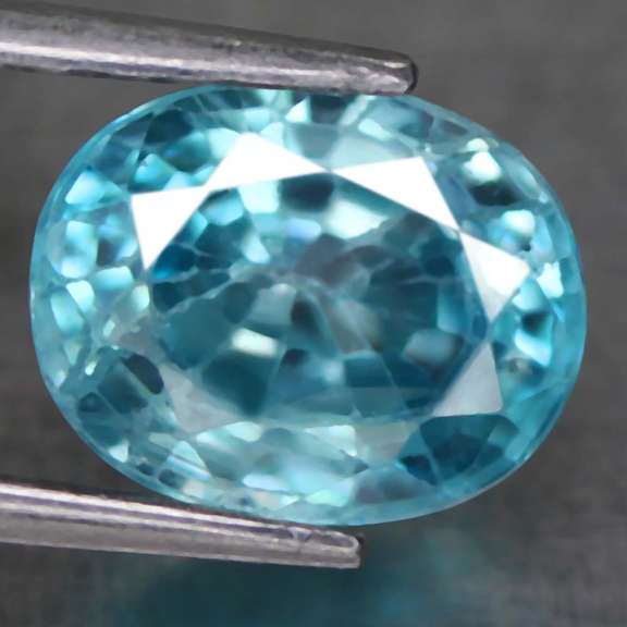 Glittering 2.70ct diamond luster blue Zircon