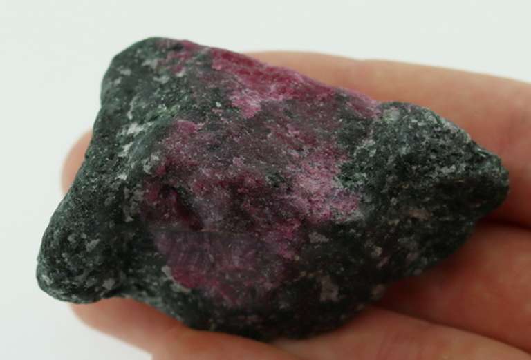 Really cool 407.5ct Ruby in black Zoisite