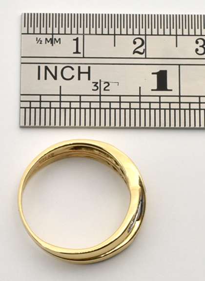 Chic Diamond Crossover Ring