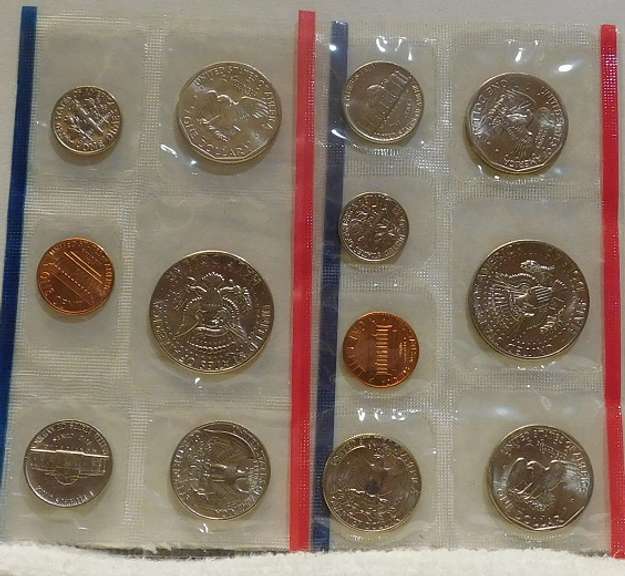 1981 Mint (Unc) Set, w/3 SBA Dols.