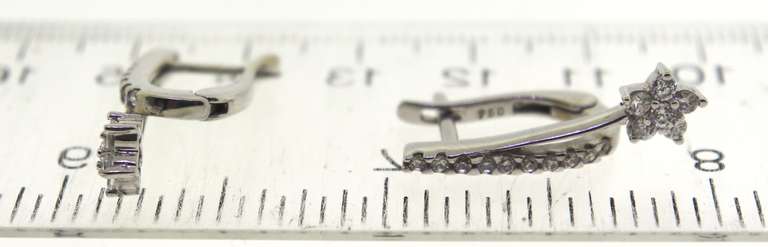 18K White Gold Huggie Hoop