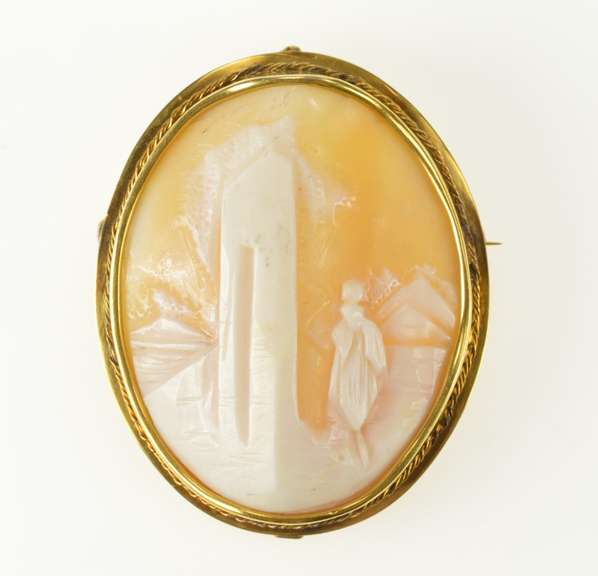 14K Yellow Gold Victorian Carved Japanese Kimono Cameo Pendant/Pin