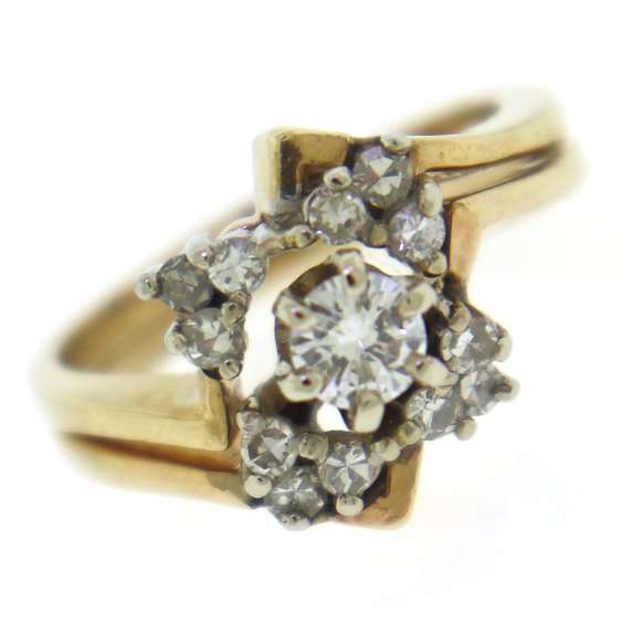 Stunning Round Brilliant Cut Center w Diamond Guard Ring
