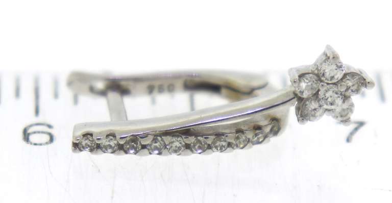 18K White Gold Huggie Hoop