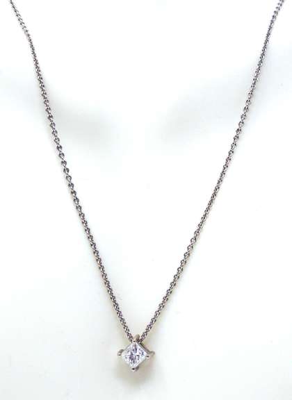 Gorgeous 18kt Princess Cut Diamond Necklace