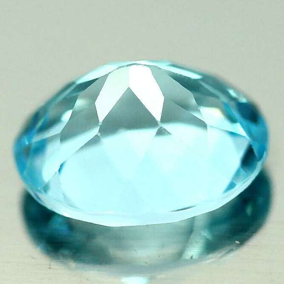 Fantastic 6.32ct oval cut Topaz center stone