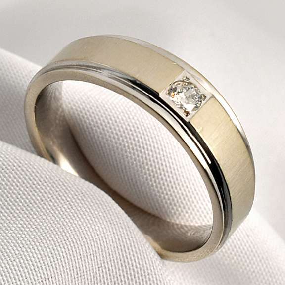 Man's WG Band with Diamond
